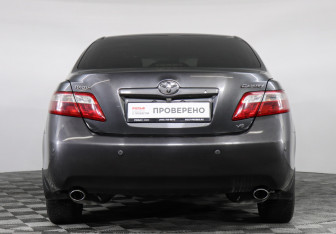 Подержанный автомобиль Toyota Camry Sedan 2008 года (5 фото)