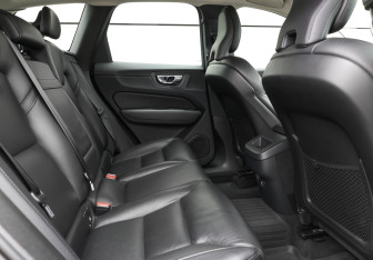 Подержанный автомобиль Volvo XC60 2019 года (11 фото)