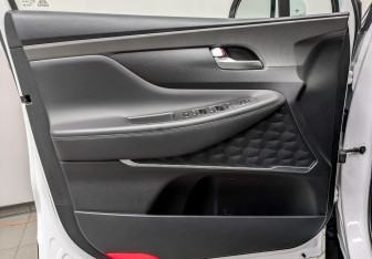 Подержанный автомобиль Hyundai Santa Fe 2019 года (19 фото)