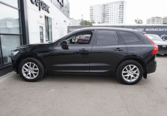 Подержанный автомобиль Volvo XC60 2021 года (8 фото)