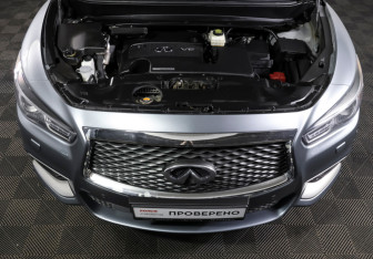 Подержанный автомобиль Infiniti QX60 2016 года (9 фото)