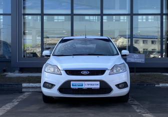 Подержанный автомобиль Ford Focus Hatchback 2008 года (2 фото)
