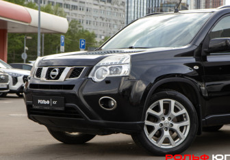 Подержанный автомобиль Nissan X-Trail 2011 года (19 фото)