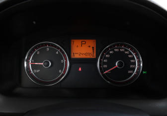Подержанный автомобиль SsangYong Actyon 2011 года (11 фото)