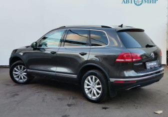 Подержанный автомобиль Volkswagen Touareg 2015 года (7 фото)
