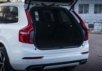 Подержанный автомобиль Volvo XC90 2017 года (23 фото)