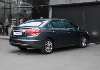 Подержанный автомобиль Citroen C4 Sedan 2013 года (4 фото)