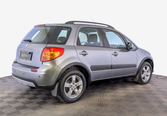 Подержанный автомобиль Suzuki SX4 Hatchback 2013 года (5 фото)