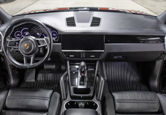 Подержанный автомобиль Porsche Cayenne 2021 года (14 фото)