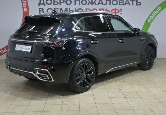 Подержанный автомобиль Hongqi HS5 2024 года (4 фото)