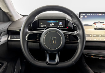 Подержанный автомобиль Zeekr 001 2022 года (22 фото)