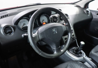 Подержанный автомобиль Peugeot 308 Wagon 2008 года (12 фото)