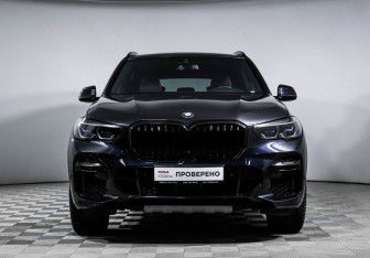 Подержанный автомобиль BMW X5 2022 года (2 фото)