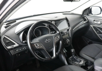 Подержанный автомобиль Hyundai Santa Fe 2014 года (6 фото)
