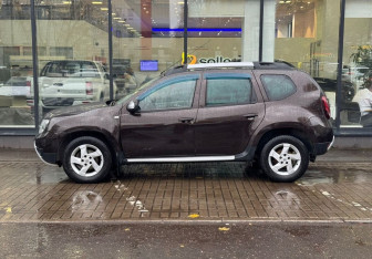 Подержанный автомобиль Renault Duster 2016 года (5 фото)