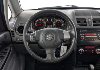 Подержанный автомобиль Suzuki SX4 Hatchback 2012 года (22 фото)
