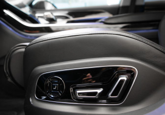 Подержанный автомобиль Audi A8 2018 года (28 фото)