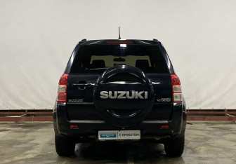 Подержанный автомобиль Suzuki Grand Vitara 2011 года (6 фото)