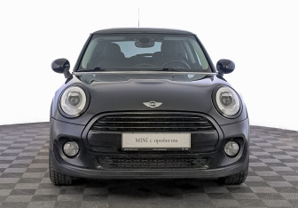 Подержанный автомобиль MINI Hatch 2016 года (2 фото)