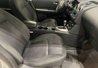 Подержанный автомобиль Nissan Qashqai 2012 года (9 фото)