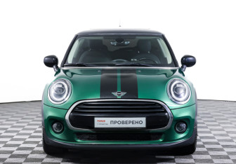 Подержанный автомобиль MINI Hatch 2019 года (2 фото)