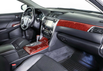 Подержанный автомобиль Toyota Camry Sedan 2012 года (9 фото)