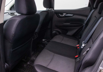 Подержанный автомобиль Nissan Qashqai 2017 года (11 фото)