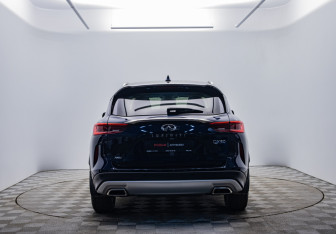 Подержанный автомобиль Infiniti QX50 2018 года (6 фото)