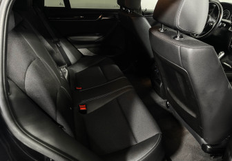 Подержанный автомобиль BMW X4 2017 года (14 фото)