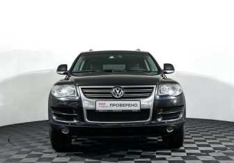 Подержанный автомобиль Volkswagen Touareg 2008 года (2 фото)