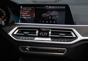 Подержанный автомобиль BMW X7 2019 года (19 фото)