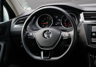 Подержанный автомобиль Volkswagen Tiguan 2017 года (12 фото)