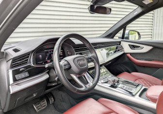 Подержанный автомобиль Audi SQ7 2020 года (16 фото)