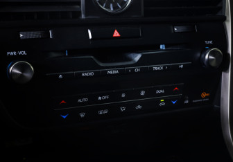 Подержанный автомобиль Lexus RX 2020 года (19 фото)
