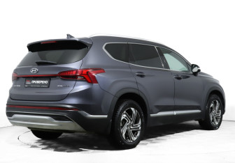 Подержанный автомобиль Hyundai Santa Fe 2022 года (5 фото)