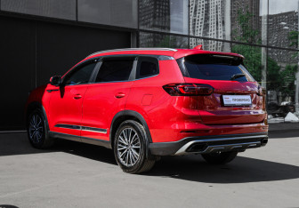 Подержанный автомобиль Chery Tiggo 8 Pro 2022 года (6 фото)