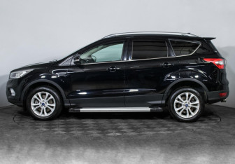 Подержанный автомобиль Ford Kuga 2018 года (3 фото)