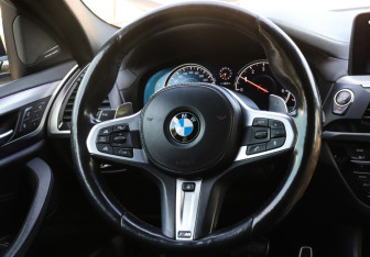 Подержанный автомобиль BMW X4 2018 года (15 фото)