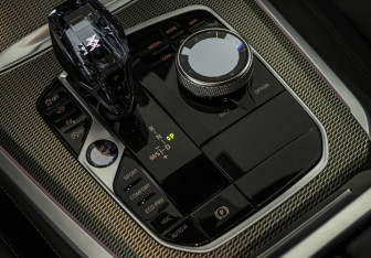 Подержанный автомобиль BMW X5 2022 года (16 фото)