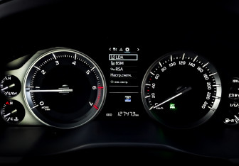 Подержанный автомобиль Toyota Land Cruiser Suv 2019 года (13 фото)