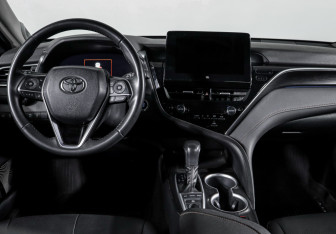 Подержанный автомобиль Toyota Camry Sedan 2023 года (12 фото)