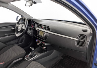Подержанный автомобиль Kia Rio Hatchback 2020 года (11 фото)