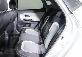 Подержанный автомобиль Kia Ceed Hatchback 2015 года (20 фото)