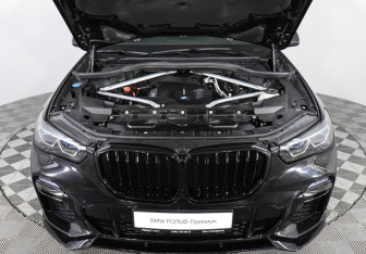 Подержанный автомобиль BMW X5 2020 года (10 фото)