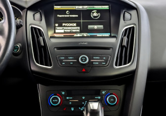 Подержанный автомобиль Ford Focus Hatchback 2016 года (15 фото)