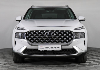 Подержанный автомобиль Hyundai Santa Fe 2022 года (2 фото)