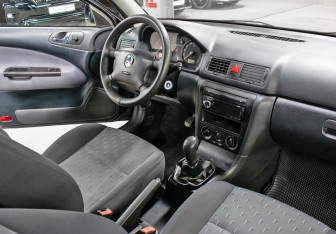 Подержанный автомобиль Skoda Octavia Wagon 2009 года (11 фото)