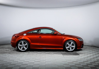 Подержанный автомобиль Audi TT Coupe 2011 года (4 фото)