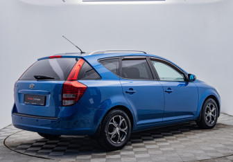 Подержанный автомобиль Kia Ceed Wagon 2010 года (5 фото)