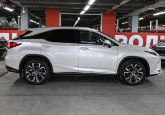 Подержанный автомобиль Lexus RX 2020 года (4 фото)